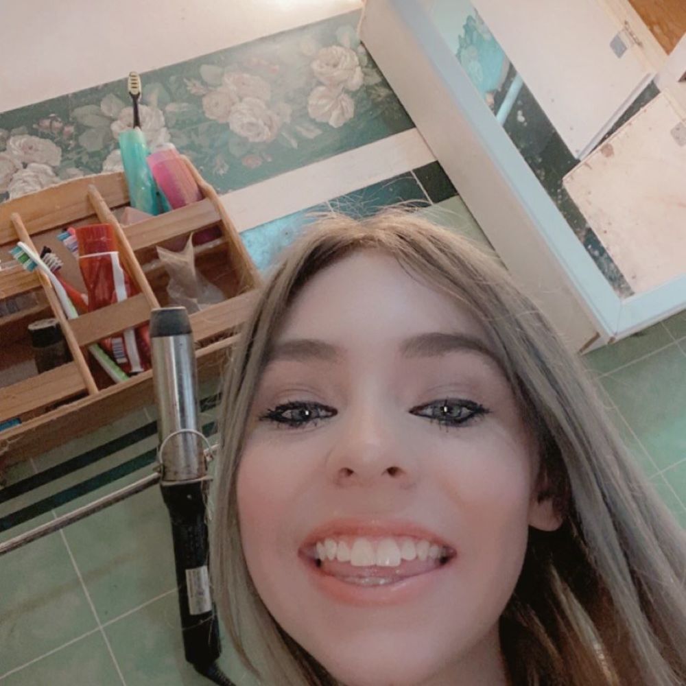 Meet your Posher, Chloe